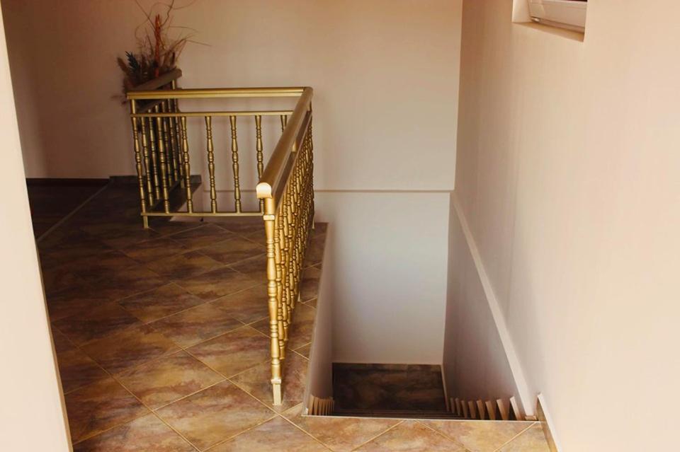 Ezerets Guest House Anita Dış mekan fotoğraf